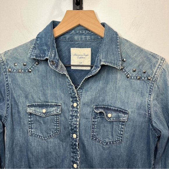 Women’s | American Eagle Blue Denim Pearl Snap Studded Jacket | Small - Picture 2 of 7